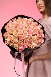 51 розовая роза Кения 40см в черной PREMIUM упаковке 804