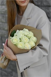 Белая роза одн (9шт) 149230 в Твери
