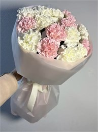 Букет из розовых и белых диантусов в упаковке (15шт) 45678000999 в Твери