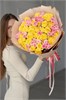 Букет из кустовых роз "Сейшелы" (35шт) 090900888823 - фото 635608