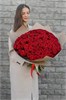 Красные розы в крафте (101шт) 149229 в Твери